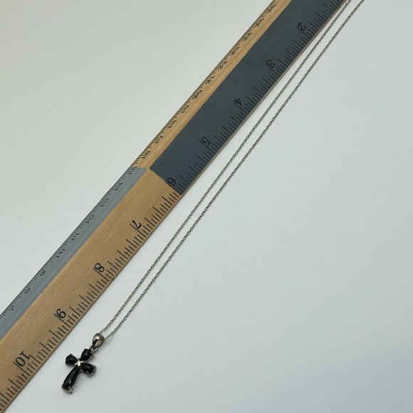 925 Sterling Silver & Black Onyx Cross Pendant Necklace 18" Stamped - Picture 11 of 13